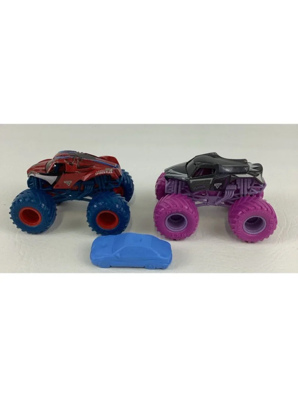 Hot Wheels Monster Jam Truck Marvel Black Panther Spider-Man Crash Car Bundle